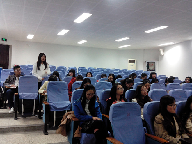 点滴做起，助人为乐--记色情网站
道德大讲堂活动