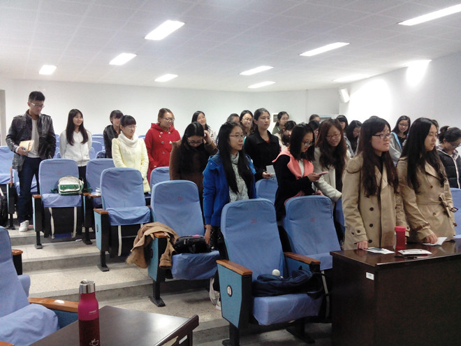 点滴做起，助人为乐--记色情网站
道德大讲堂活动