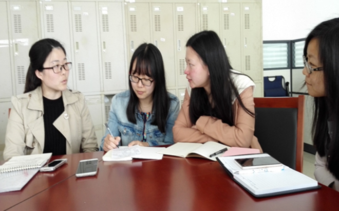 色情网站
2014级硕士党支部开展“两学一做”组织生活会