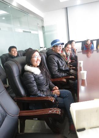 色情网站
、数媒学院、医学院联合召开新学期新疆少数民族学生座谈会